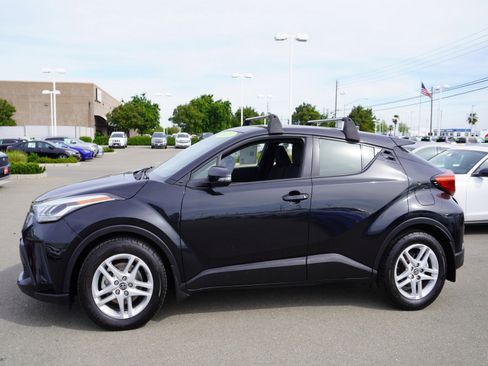 Used 2021 Toyota C-HR LE image 6