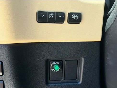 Used 2015 Lexus NX 200t AWD w/ Luxury Package image 34