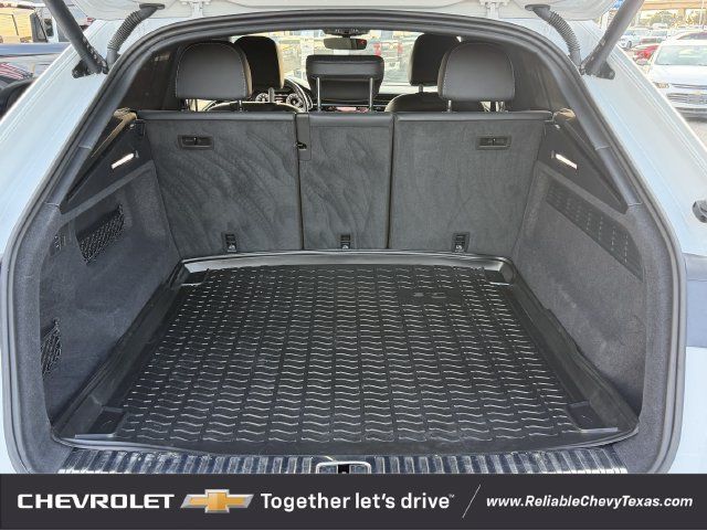 Used 2024 Audi Q8 Prestige w/ Prestige Package AWD/4WD image 34