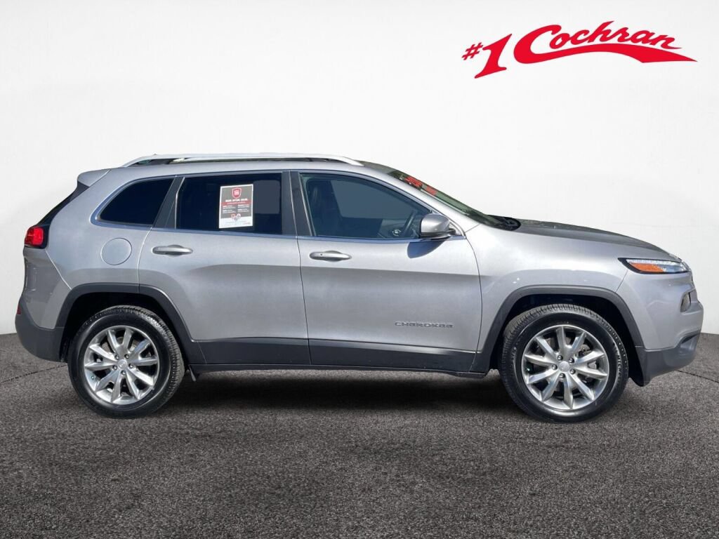 Used 2018 Jeep Cherokee Limited AWD/4WD image 6