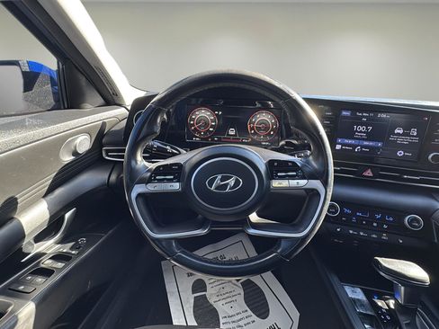 Used 2021 Hyundai Elantra SEL w/ Convenience + Premium Package image 11