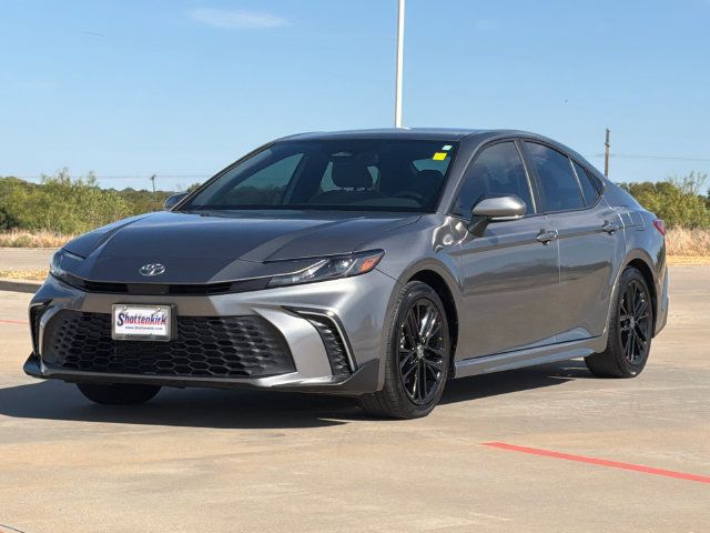 Used 2025 Toyota Camry SE w/ Convenience Package FWD image 3