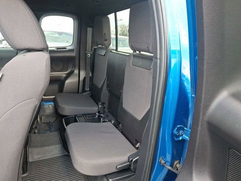 Used 2018 Toyota Tacoma TRD Sport image 12