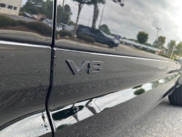 Used 2025 Land Rover Defender 110 V8 AWD/4WD image 4