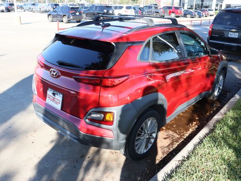 Used 2018 Hyundai Kona SEL image 11