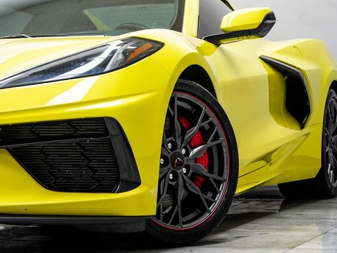 Used 2023 Chevrolet Corvette Stingray w/ Z51 Performance Package image 3