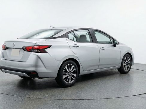 Used 2025 Nissan Versa SV FWD image 9