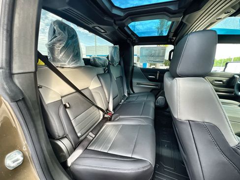 New 2025 GMC Hummer EV 3X w/ LPO, Dark Essentials Package image 27