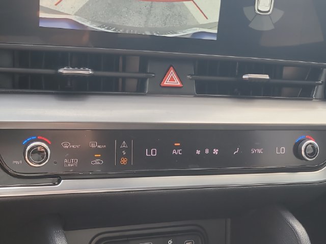 Used 2025 Kia Sportage EX w/ Premium Package FWD image 26