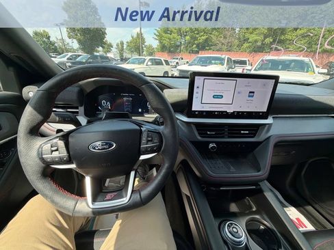 Used 2025 Ford Explorer ST AWD/4WD image 12