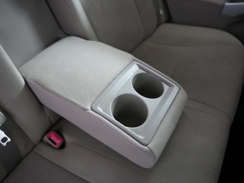 Used 2012 Toyota Prius Three image 39