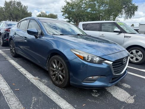 Used 2018 MAZDA MAZDA3 Touring FWD image 1