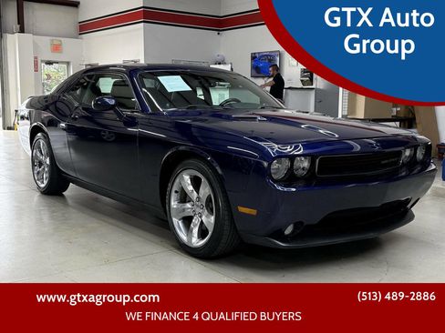 Used 2013 Dodge Challenger SXT Plus RWD image 1