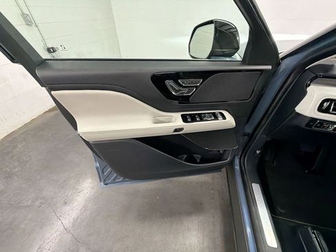 Used 2026 Lincoln Aviator 2WD image 22