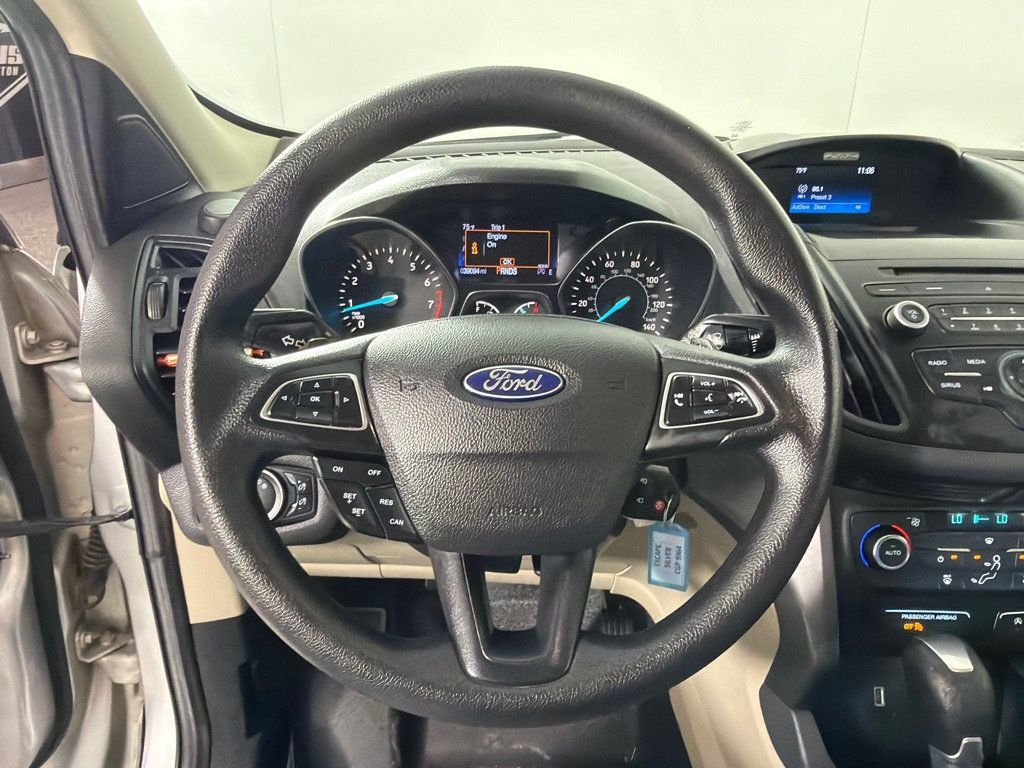 Used 2017 Ford Escape SE FWD image 15