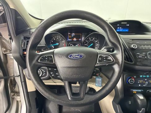 Used 2017 Ford Escape SE FWD image 15