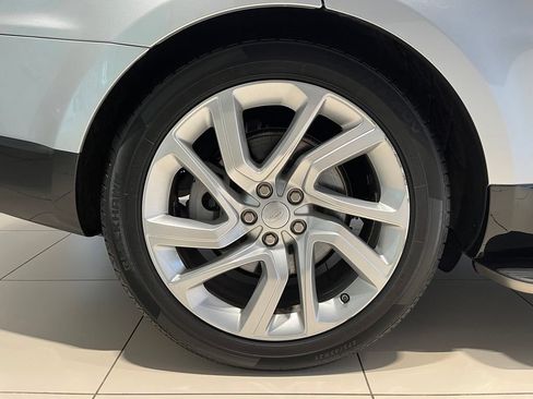 Used 2019 Land Rover Range Rover Sport HSE AWD/4WD image 18