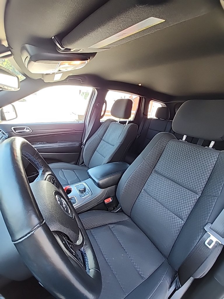 Used 2018 Jeep Grand Cherokee Laredo AWD/4WD image 15