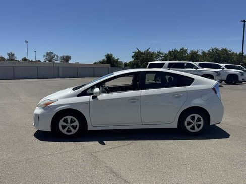 Used 2014 Toyota Prius Two FWD image 6
