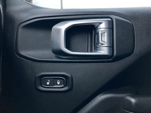 Used 2025 Jeep Gladiator Sport AWD/4WD image 26