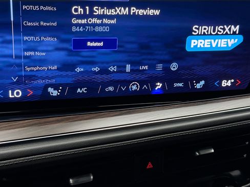 Used 2025 Chevrolet Suburban Z71 AWD/4WD image 10