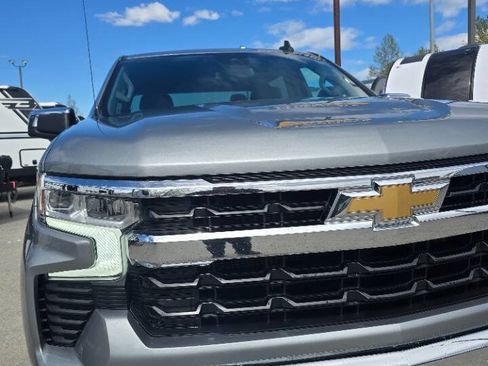 Used 2023 Chevrolet Silverado 1500 LT AWD/4WD image 5