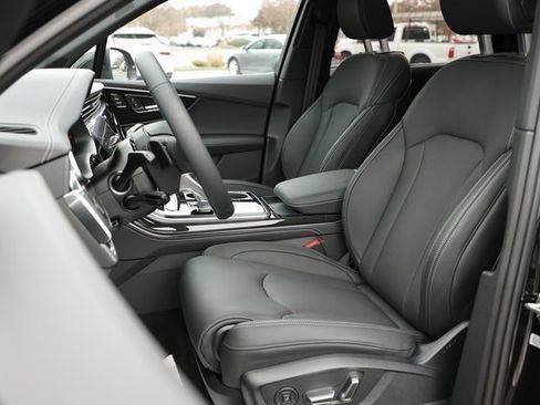 Used 2025 Audi Q7 3.0T Prestige w/ Prestige Package image 22