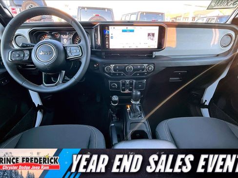 Used 2025 Jeep Wrangler Sport S image 12