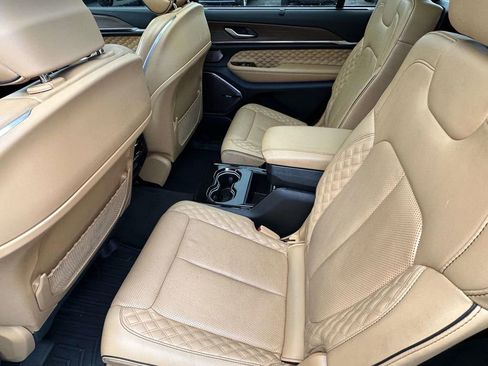 Certified 2023 Jeep Grand Cherokee L Summit w/ High Altitude Package AWD/4WD image 12