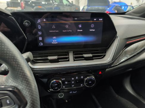 Used 2024 Chevrolet Trax RS w/ Driver Confidence Package image 10