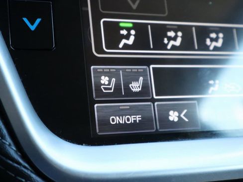 Used 2023 Subaru Outback Touring XT image 38