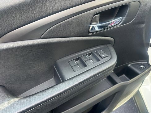 Used 2021 Honda Pilot EX image 27