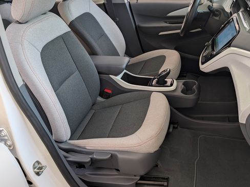 Used 2018 Chevrolet Bolt LT FWD image 20