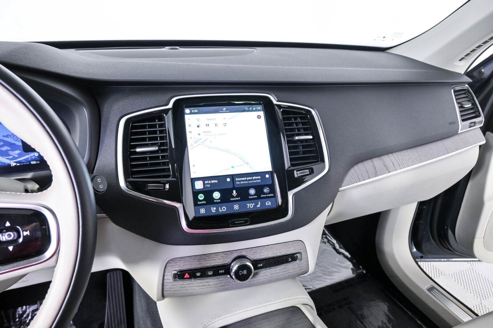 Certified 2024 Volvo XC90 B6 Plus w/ Protection Package AWD/4WD image 12