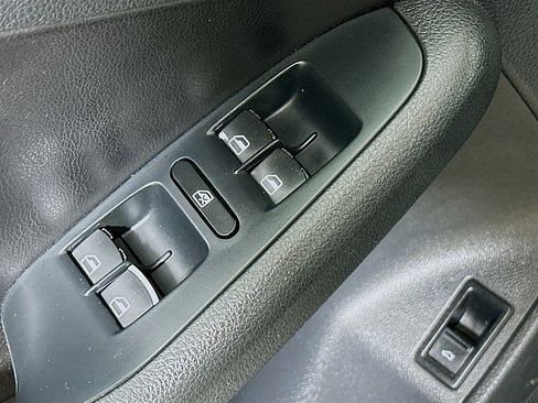 Used 2013 Volkswagen Jetta SE image 17