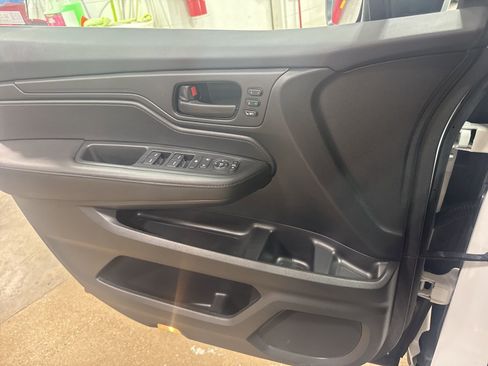 Used 2024 Honda Odyssey EX-L image 22