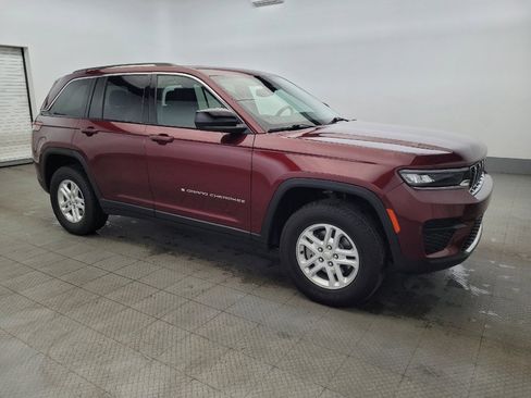 Used 2023 Jeep Grand Cherokee Laredo AWD/4WD image 11
