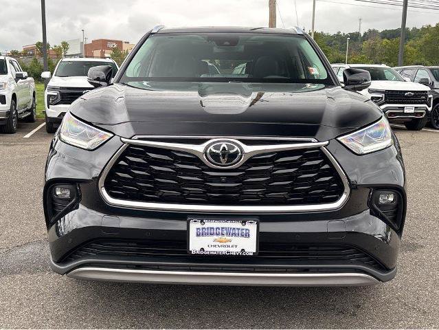 Used 2025 Toyota Highlander Platinum AWD/4WD image 27