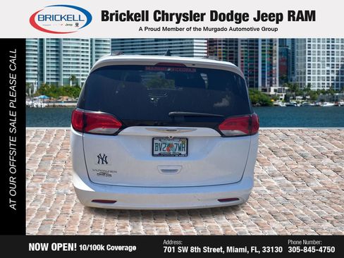 Used 2021 Chrysler Voyager Lxi FWD image 4