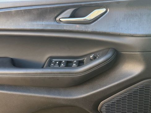 New 2025 Jeep Grand Cherokee L Altitude RWD image 24