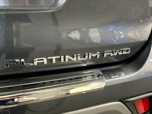 Used 2023 Toyota Highlander Platinum AWD/4WD image 10
