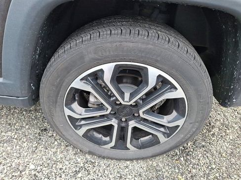 Used 2023 Jeep Compass Limited w/ Sun and Sound Group AWD/4WD image 4