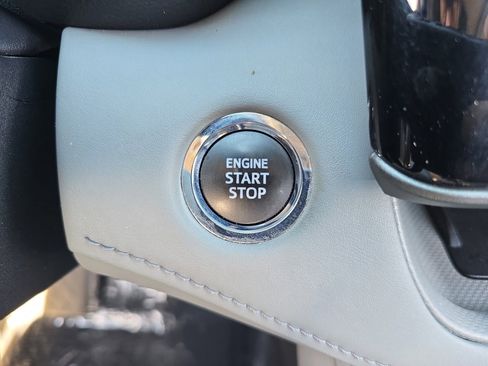 Certified 2023 Toyota Highlander XLE image 19