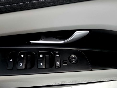 Used 2023 Hyundai Elantra Limited image 35