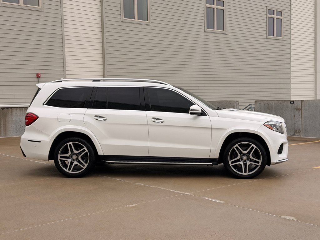 Used 2017 Mercedes-Benz GLS 550 4MATIC image 2