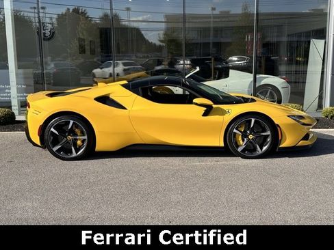 Used 2022 Ferrari SF90 Spider image 11