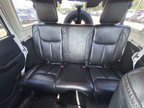 Used 2014 Jeep Wrangler Unlimited Sahara AWD/4WD image 32
