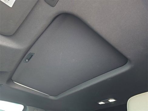 Used 2022 Chevrolet Silverado 1500 ZR2 w/ Technology Package image 19