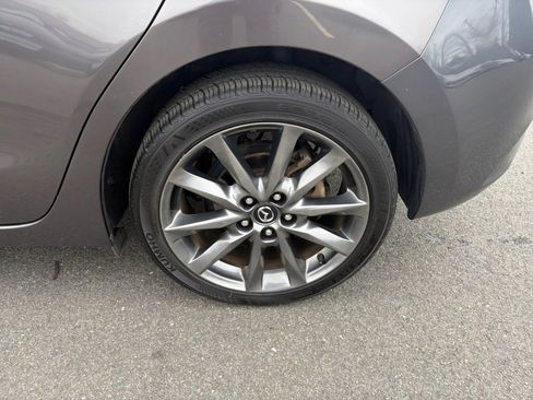 Used 2018 MAZDA MAZDA3 Touring image 22
