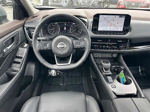 Used 2023 Nissan Rogue SL w/ SL Premium Package image 10